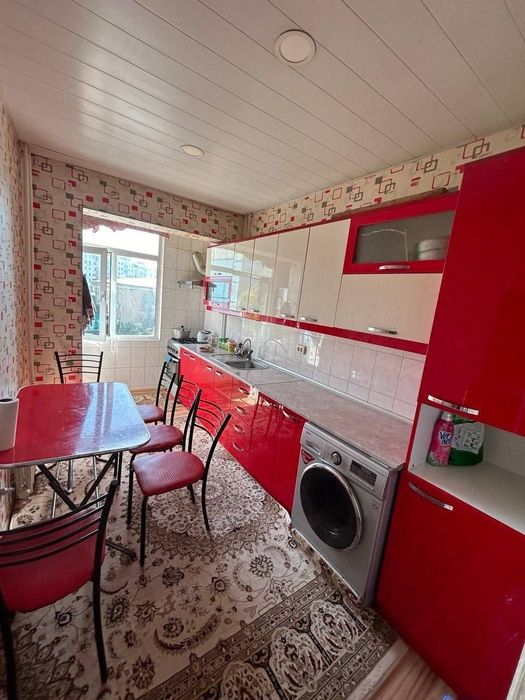 Kvartira sotiladi srochna 3 xonali