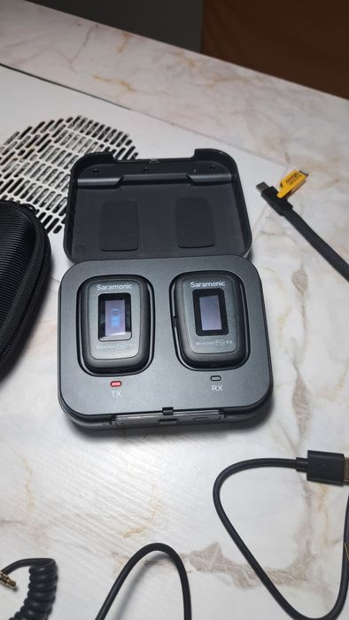 Sistem Microfon Wireless / Lavalieră Saramonic Blink 500 Pro B1 (TX + RX) - Pachet Complet una din ele nu se aprinde! Se vibde ca Defect!
