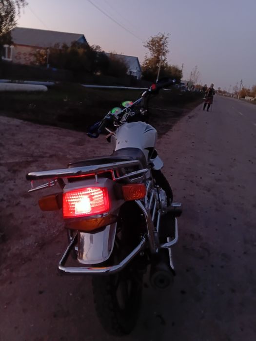 Продам мотоцикл 200кубовый