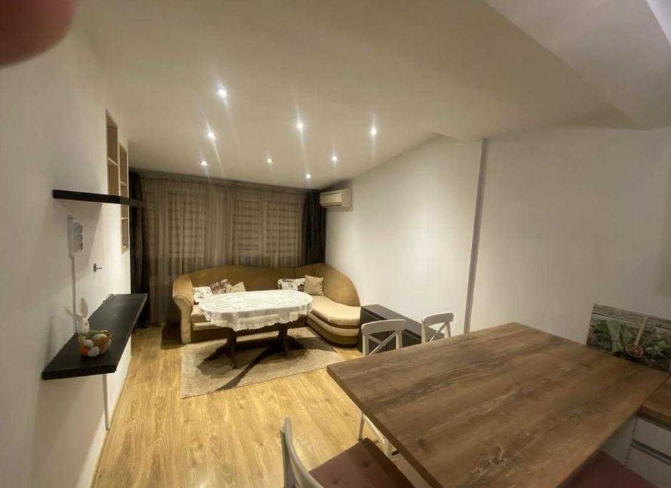 Продава се Двустаен апартамент в Варна, Цветен квартал - 64 кв.м за 2265 €/кв.м - Снимка #2