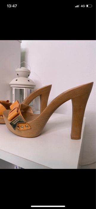 Sandale elegante Elisabetta Franchi din piele lacuita marimea 39