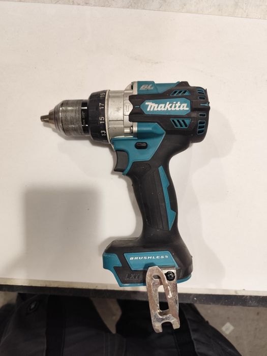 Топ модел безчетков акумулаторен удърен винтоверт Макита Makita DHP486