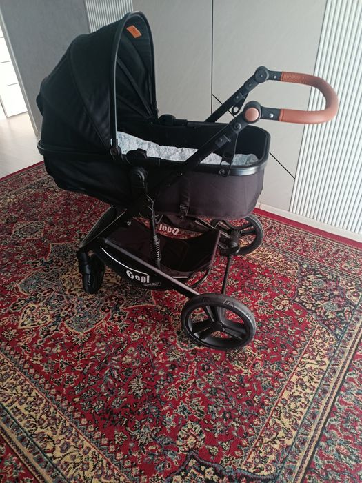 Срочно продам детскую коляску