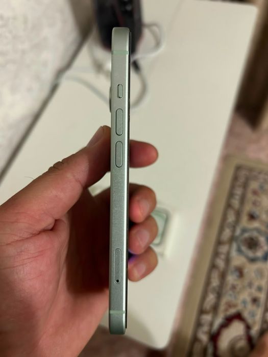 Продам Iphone 15  5G  128gb