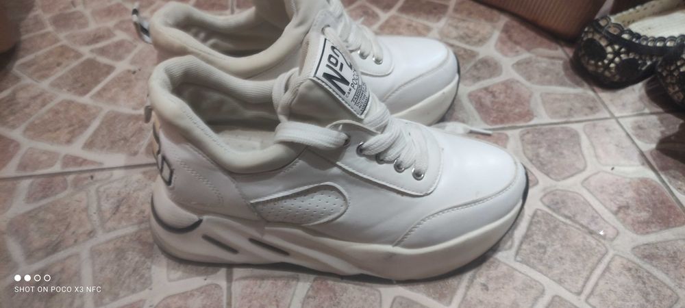 Дамски обувки спортни и ежедневни