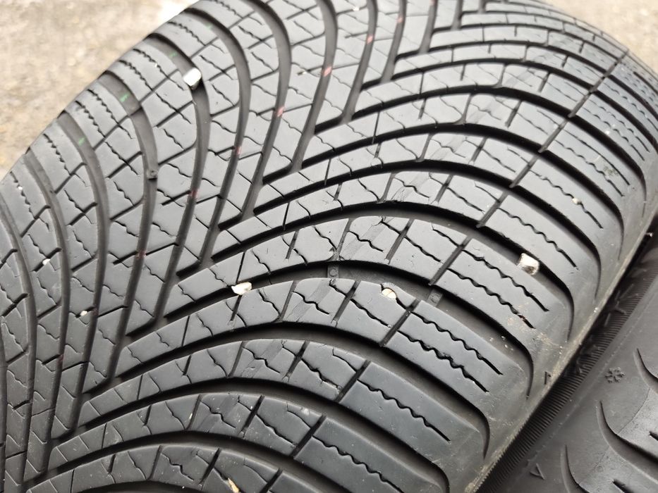 225/50/17" 4р Debica navigator 3,dot4923,5mm