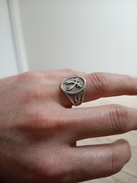 Kumush uzuk sotiladi