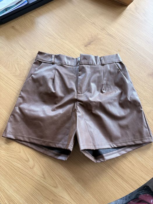 Кожени къси панталонки