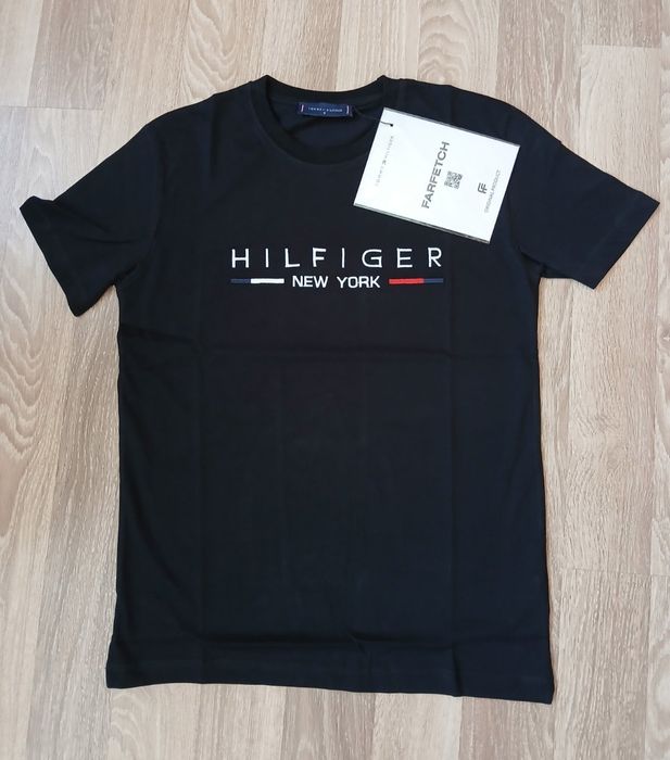 Tommy Hilfiger тениски в черен вариант - ТОП модел за сезона ! ! !