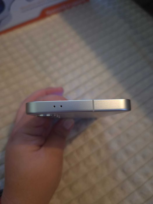 Samsung Galaxy S24 256 GB – като нов, без забележки