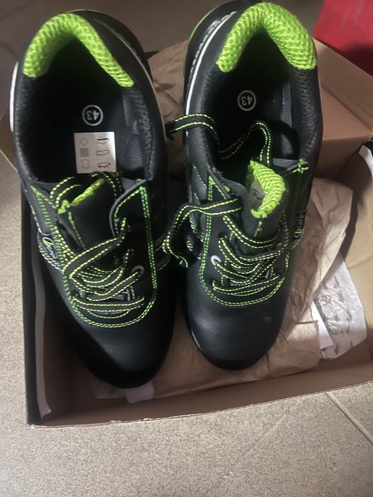 Incalcaminte  din piele