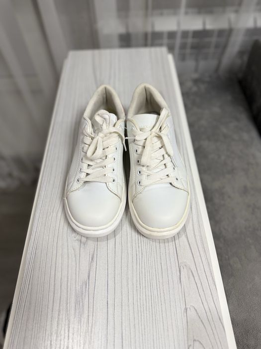 Продам женские кеды