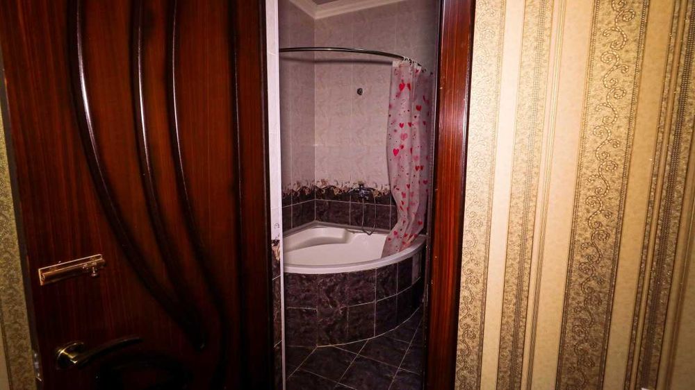 сдаю 3-х комнатную квартиру в центре Нукуса