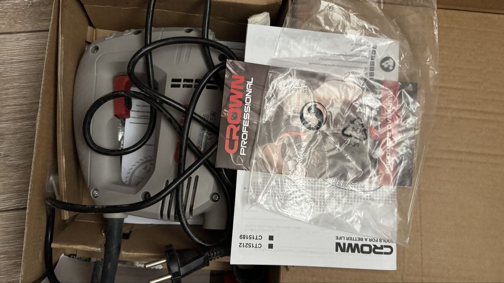 Электролобзик  новый