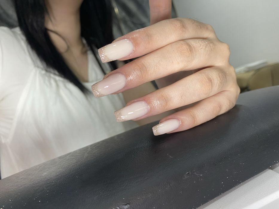 aksiya 50% manikyur pedikyur