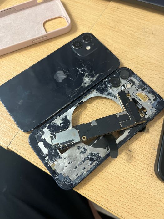 Iphone 12 mini ЗАБЛОКИРОВАН с документами!