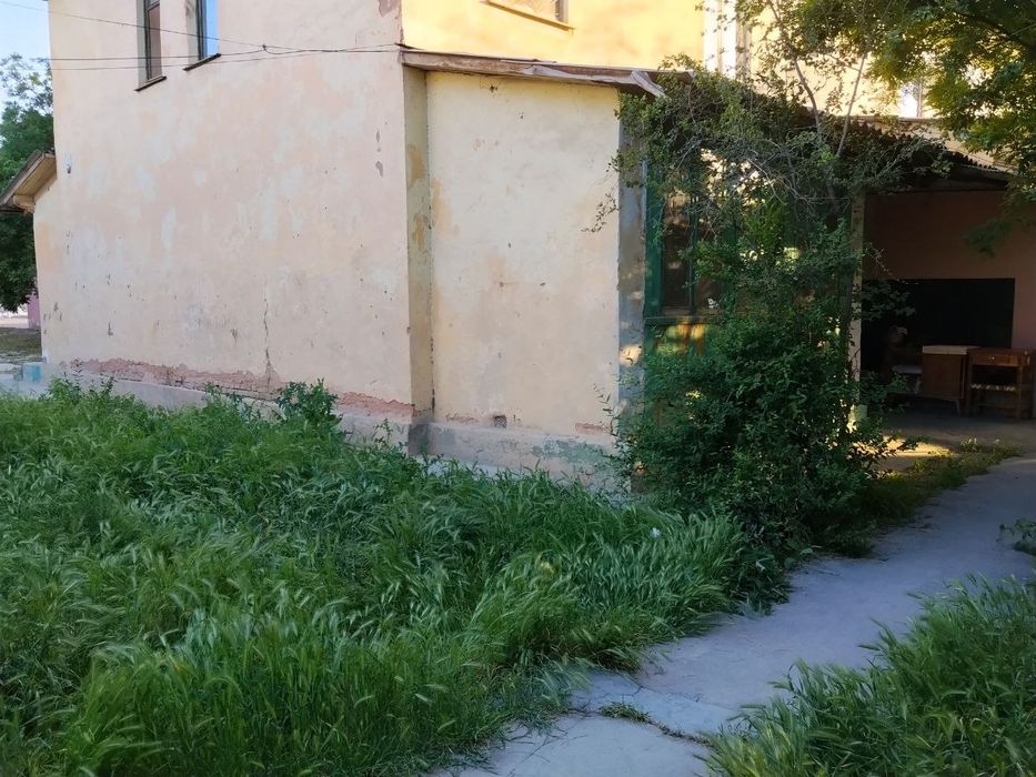 Продается коттедж за цумом 2 х комнатная,по улице Парвоз 7/12,угловая.