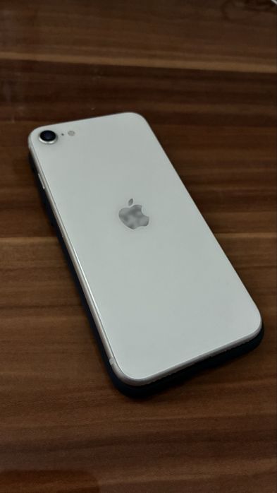 Iphone SE 2022 года