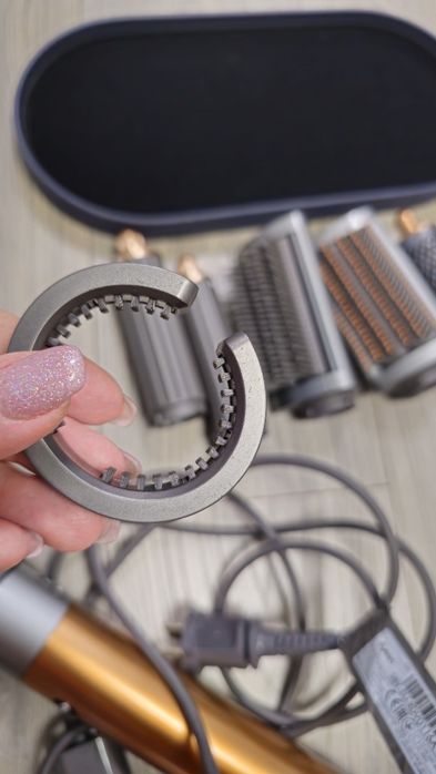 Продам мультистайлер Dyson Airwrap оригинал