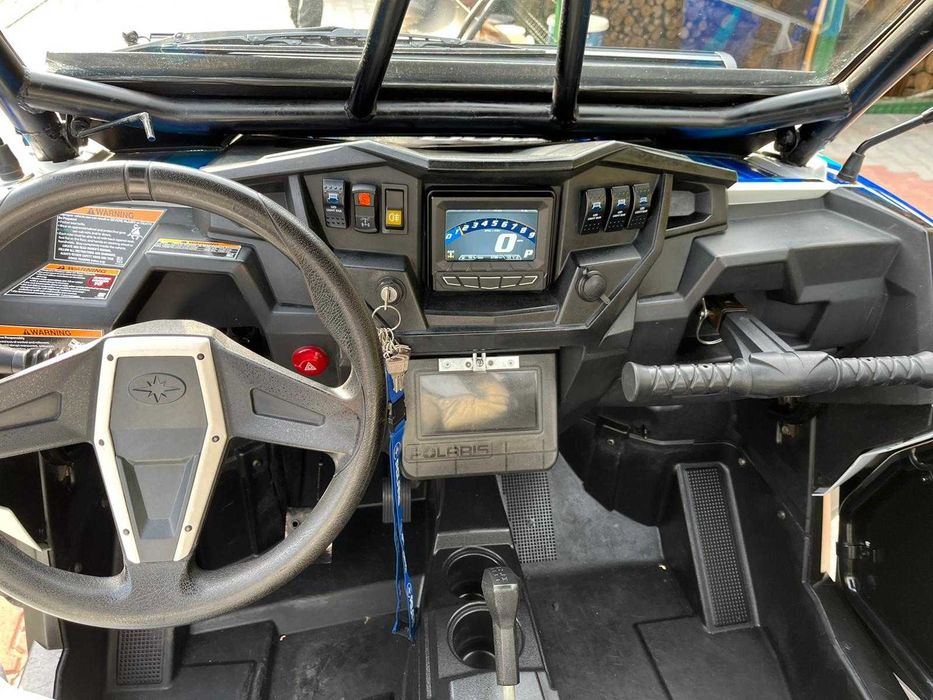 UTV Polaris RZR 1000