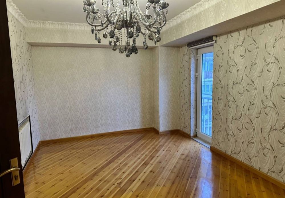 Продаю. Чиланзар 23 квартал. Площадь 86 квадратов