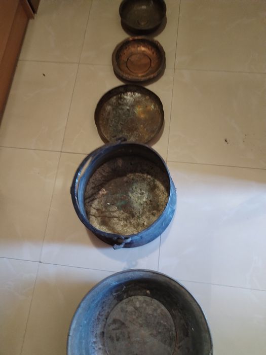 Продавам Бакъри и тави.