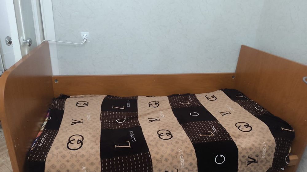 Кровать б/у одноместный