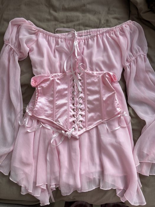 Платья в отличном состоянии ,срочно