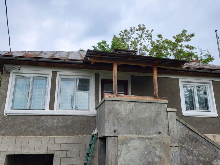 Casa de vânzare, teren 2500mp