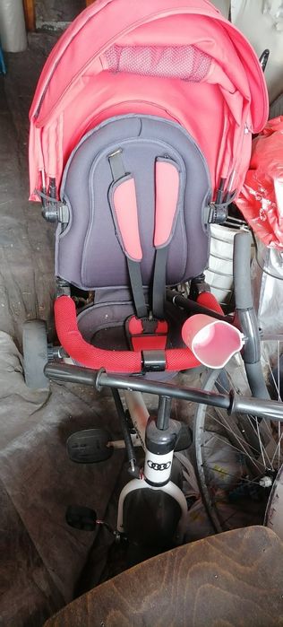 Детска триколка 2 в 1 в добро състояние