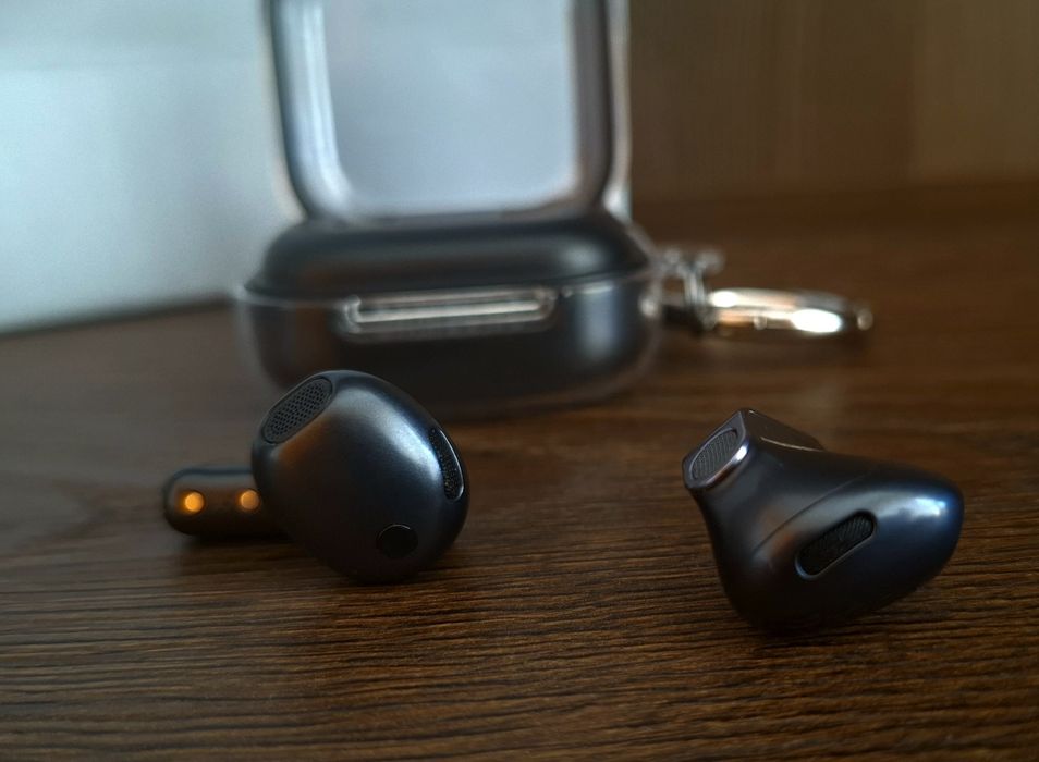 Samsung Galaxy Buds 4 - безжични слушалки с ANC, чисто нови + подарък оригинален защитен кейс