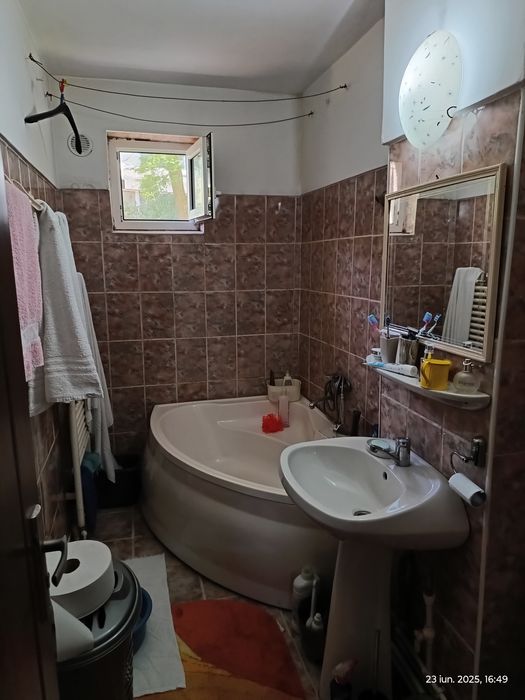 Apartament 3 camere parter Vulcan