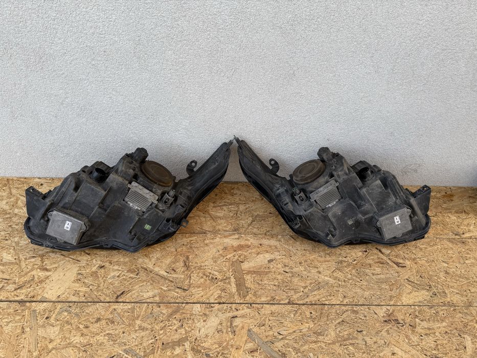 SET Far stanga dreapta Range Rover Vogue Xenon adaptiv + LED Originale