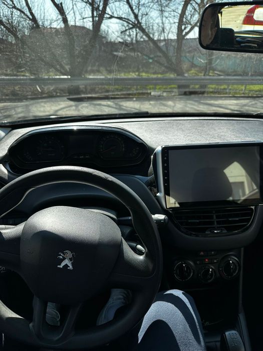 Peugeot 208 2014
