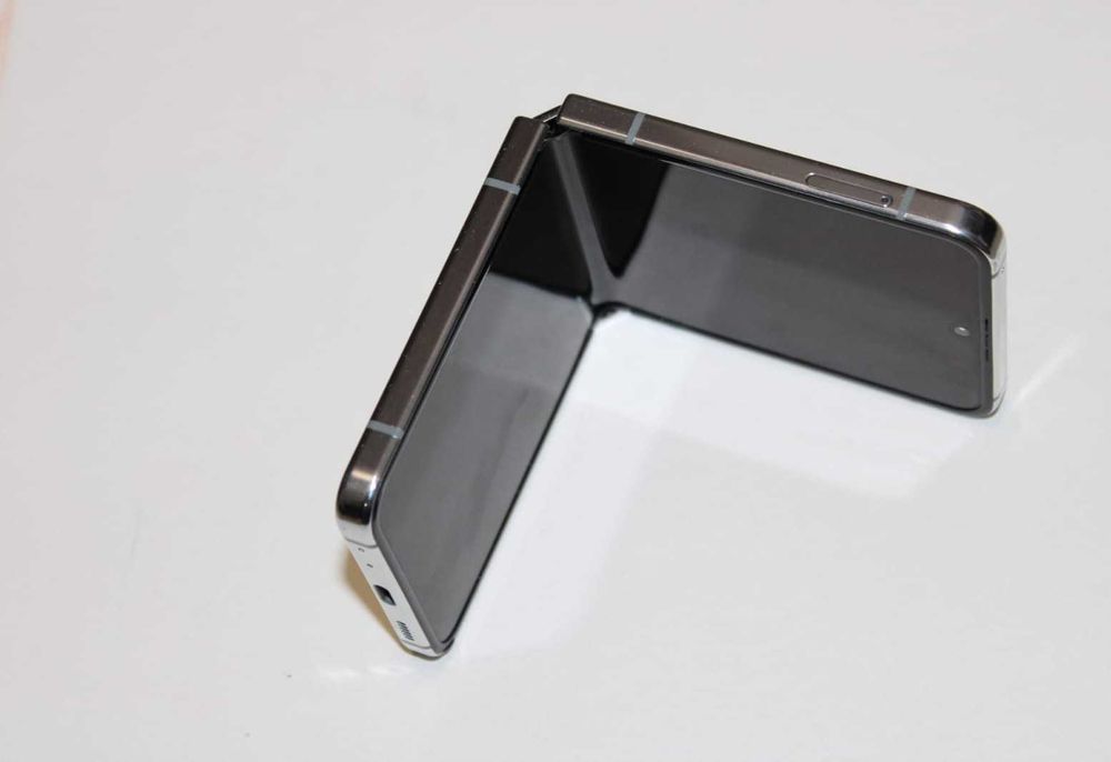 Samsung Galaxy Z Flip5, 5G, 256 GB, 8GB RAM DUAL SIM, Mint