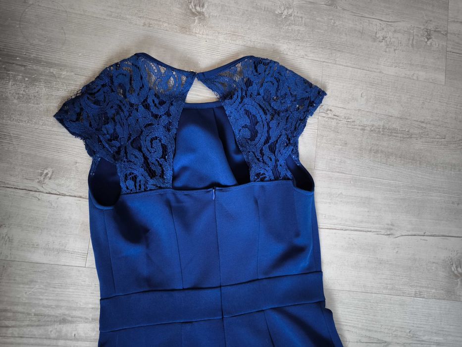 Vând rochie albastră