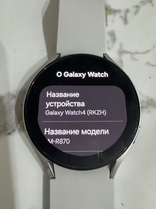Продам смарт часы Samsung Galaxy Watch 4