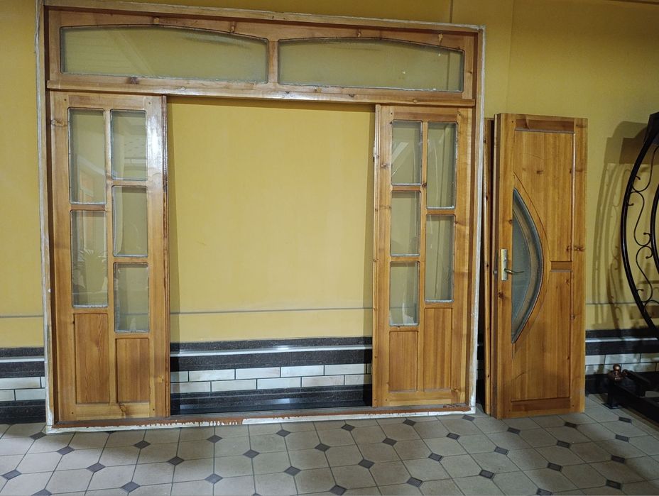 Ром ва эшиклар сотилади