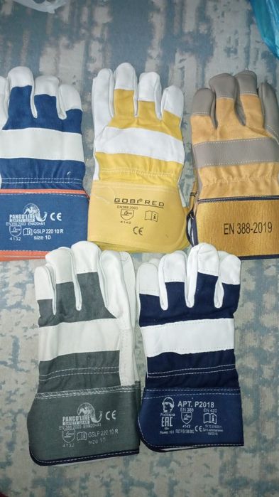 Продаются перчатки рабочие кожаные и резиновые, легкие и утепл