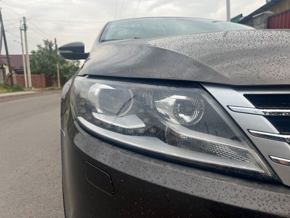 Продам фару на пассат сс оригинал