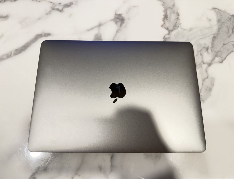 Macbook air M1,продам
