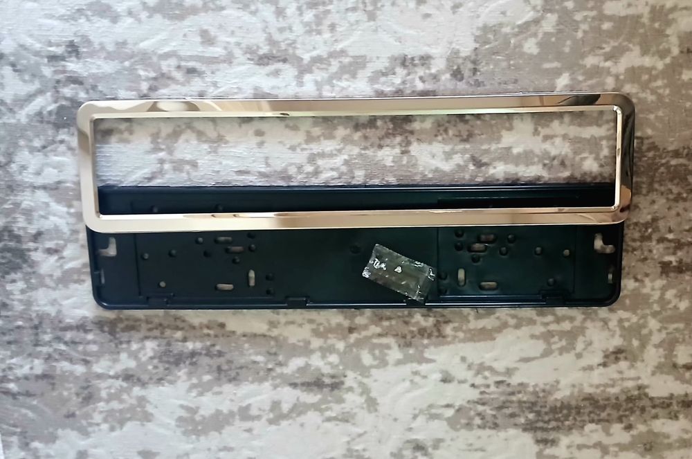 Стойка/поставка за регистрационен номер