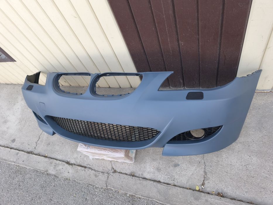 BMW E60 бампер передний Млук