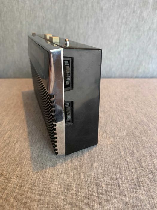 старо радио sony tr 823