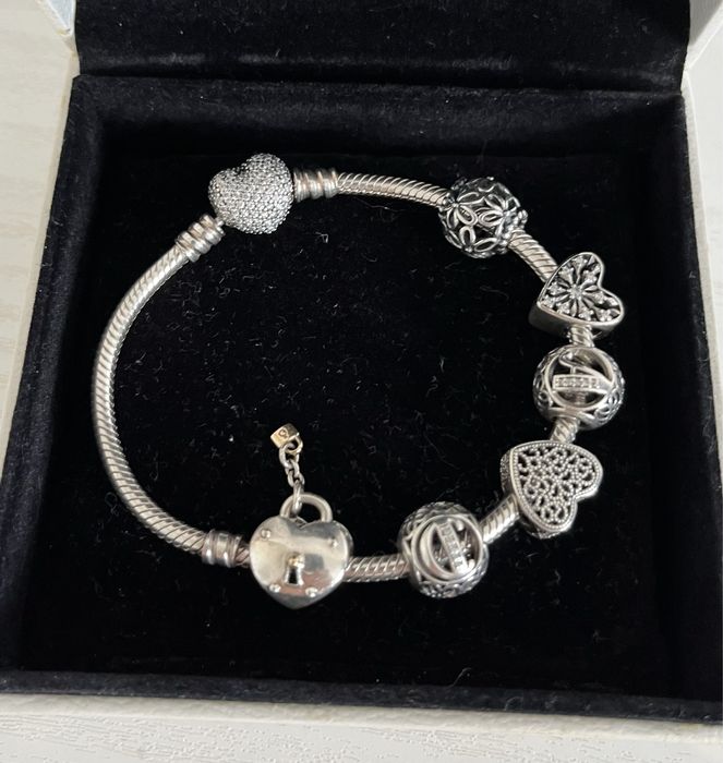 PANDORA браслет с шармами