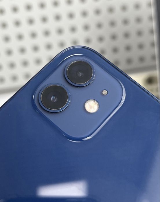 Продам Айфон 12 в идеале