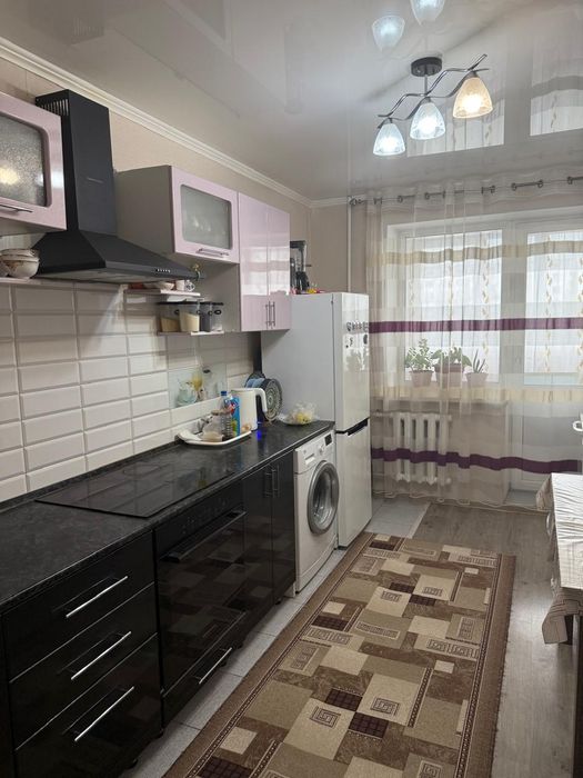 Сдам 2 ком. Атлантида 2/9 мебел., техника, маш.-авт., 180 тыс.+ком.