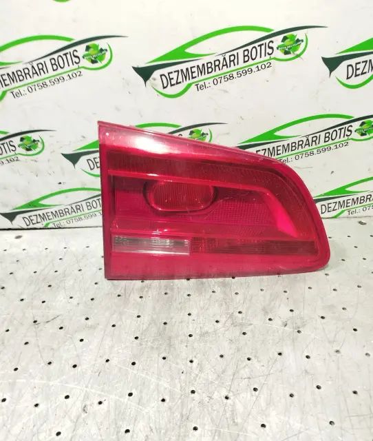 Lampa / Tripla stop stanga pe hayon Volkswagen VW Touran 2011