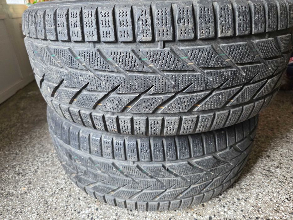 Зимни гуми Toyo Snowprox 235/45/18  цена за комплекта!