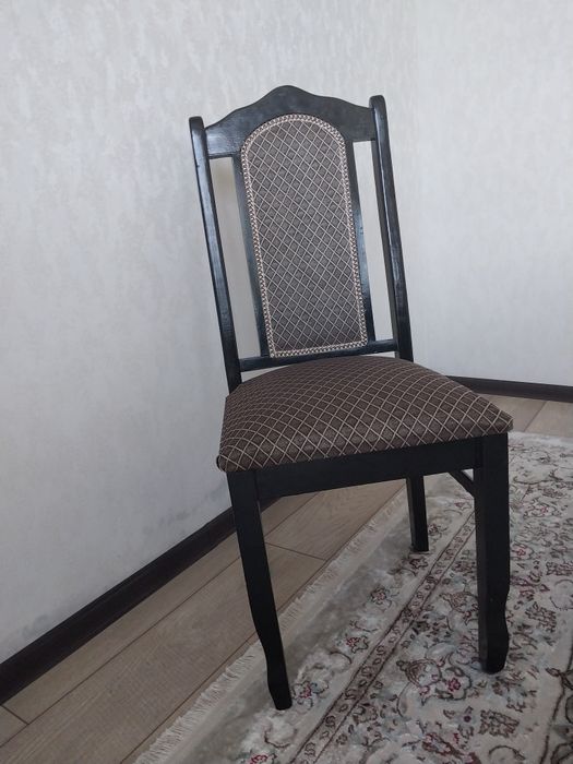 Стол и стулья новый